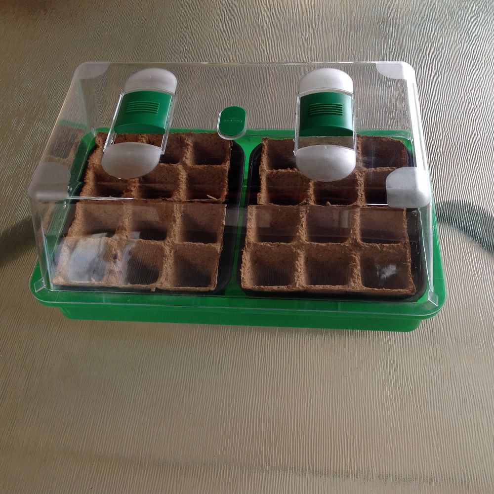 Mini - serre d'int�rieur avec bac 5 Gaillac (81)