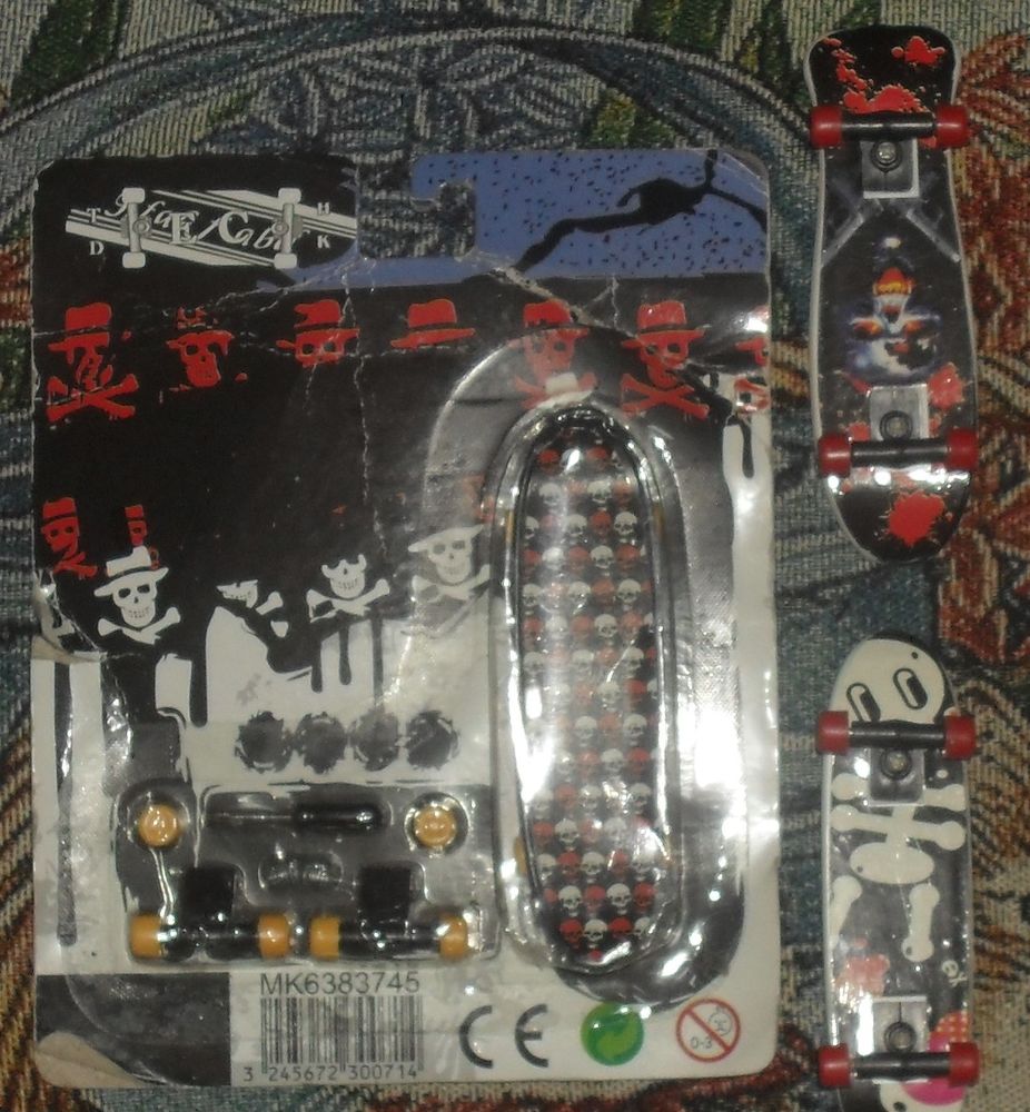 Lot de 3 mini Skates dont 1 dans son emballage d'origine. 12 Montreuil (93)