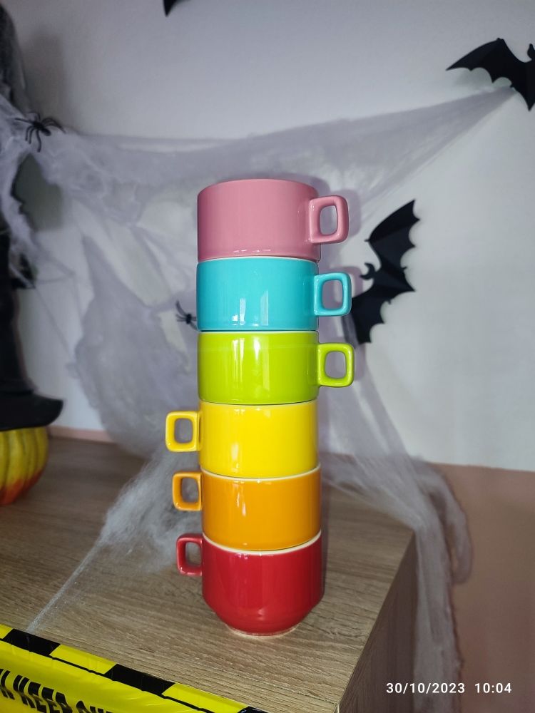 6 mini tasses caf� empil�es. 10 Forbach (57)
