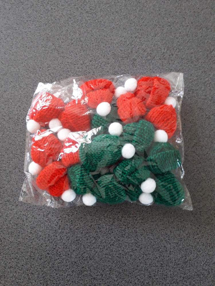 Mini-tricot chapeau de No�l 7 Thorign�-d'Anjou (49)