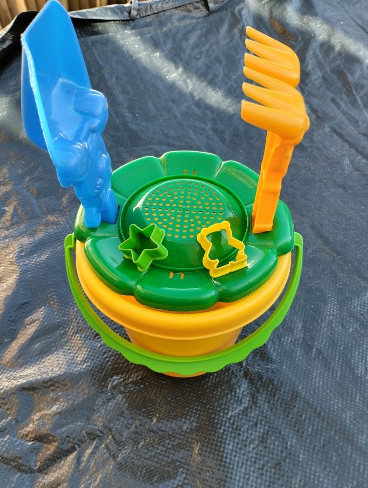 sot et mini ustensiles 2 Frouard (54)