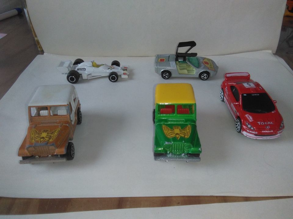 MINI VOITURES MAJORETTE COLLECTION 5 1 Amiens (80)