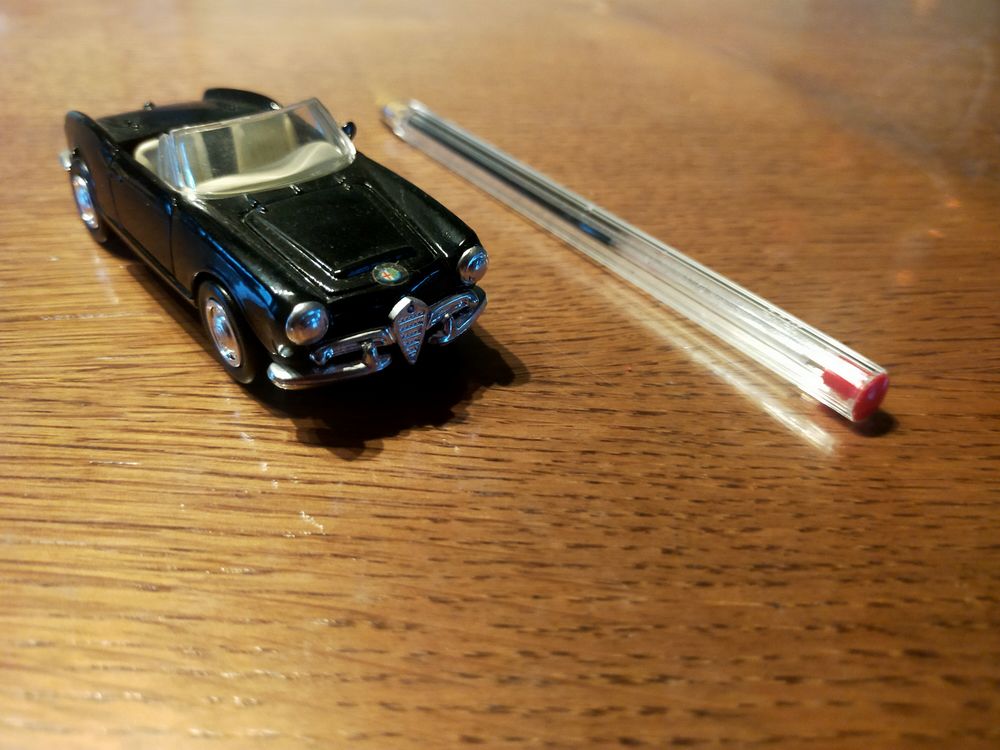 miniature Alfa Rom�o Giulietta Spider 1/43e
4 Mirecourt (88)