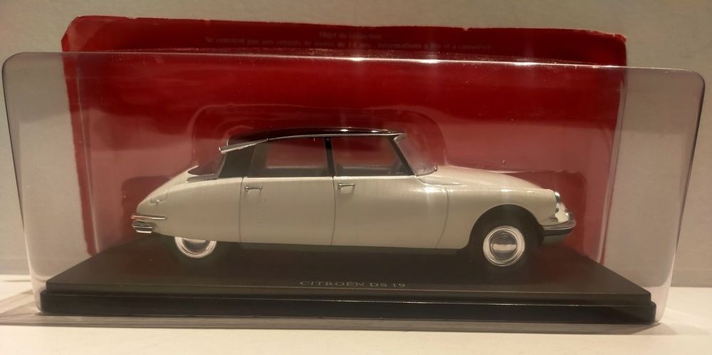 miniature Citro�n DS 19 au 1/24e (20cm) neuve
18 Mirecourt (88)