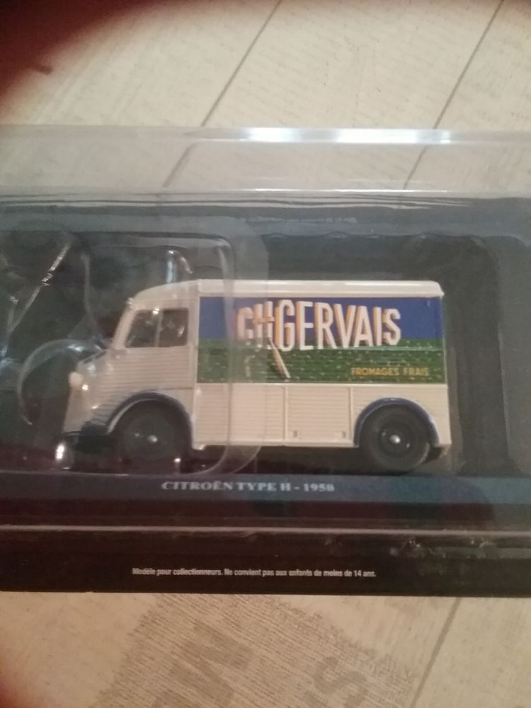 Miniature   CITROEN type H  1950 
16 St Pardoux L Ortigier (19)