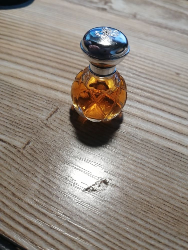 Miniature flacon Demi jour de Dana 2 Coulonges-sur-l'Autize (79)