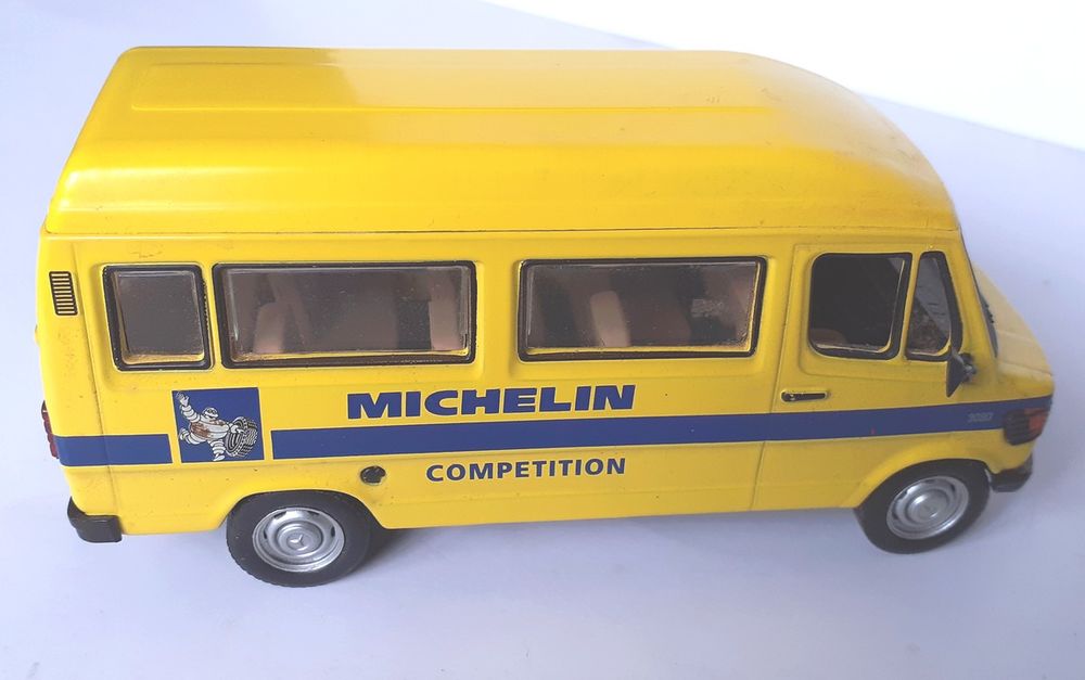 Miniature Mercedes Michelin Minibus 12 Paris 19 (75)