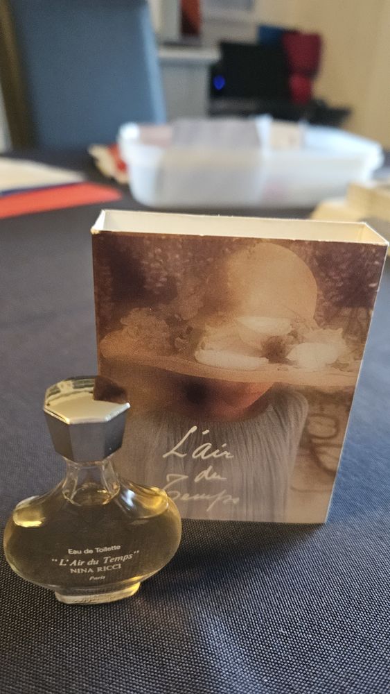 Miniature Nina Ricci l'air du temps avec bo�te  6 ml 10 Le Mans (72)