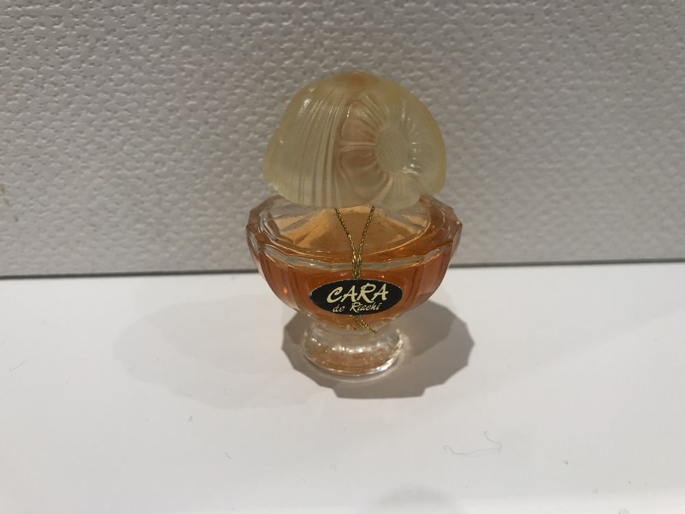 Miniature de parfum Cara de Riachi 6 Charbonni�res-les-Bains (69)