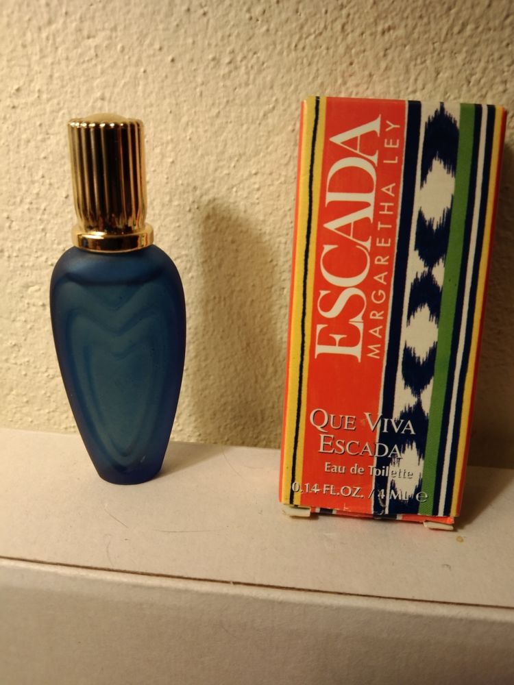 Miniature parfum Escada 4 S�v�rac-d'Aveyron (12)