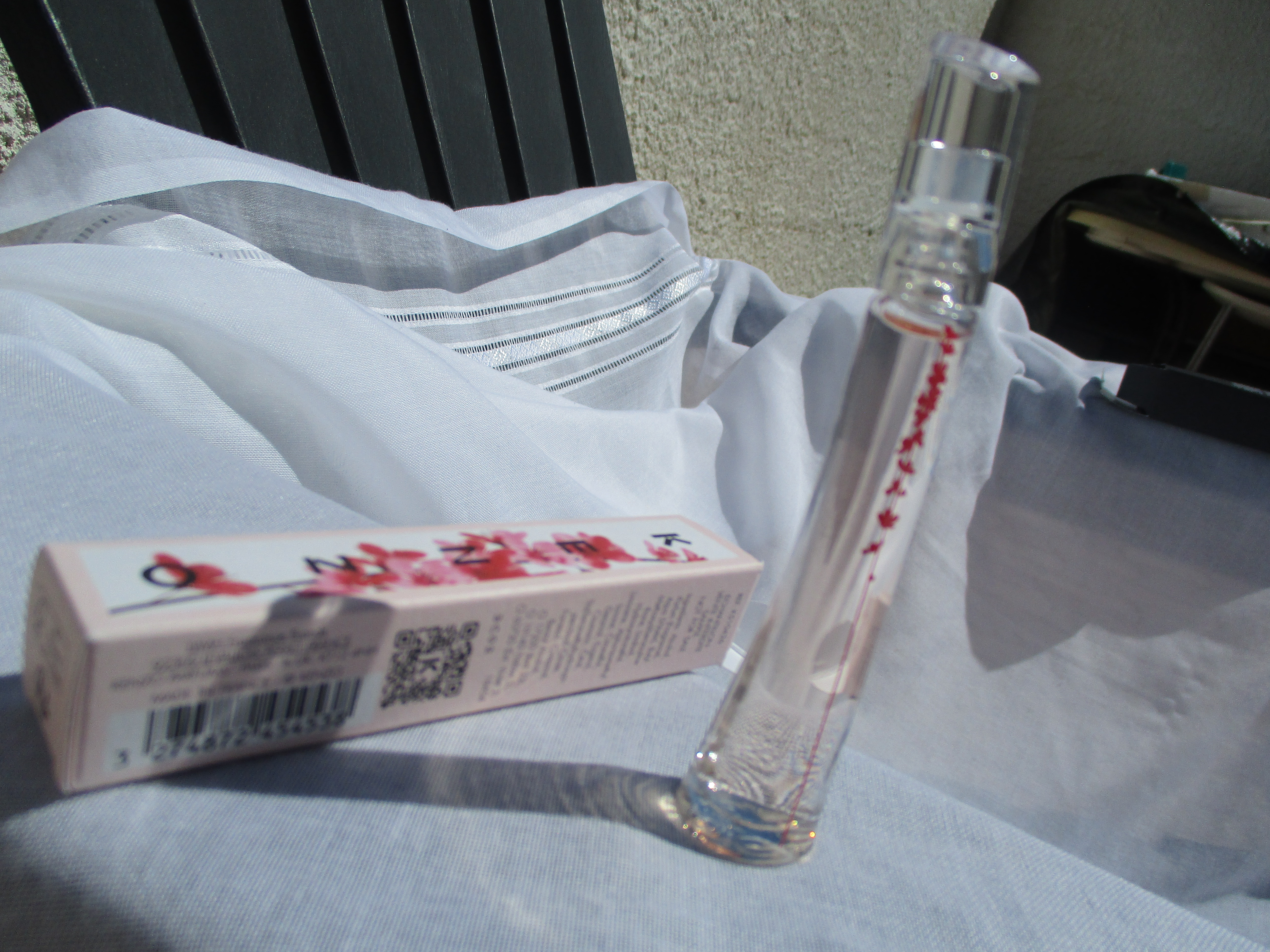 Miniature d'Eau de Parfum  Flower Ikebana By Kenzo  - Neuve 22 La Fert�-Alais (91)