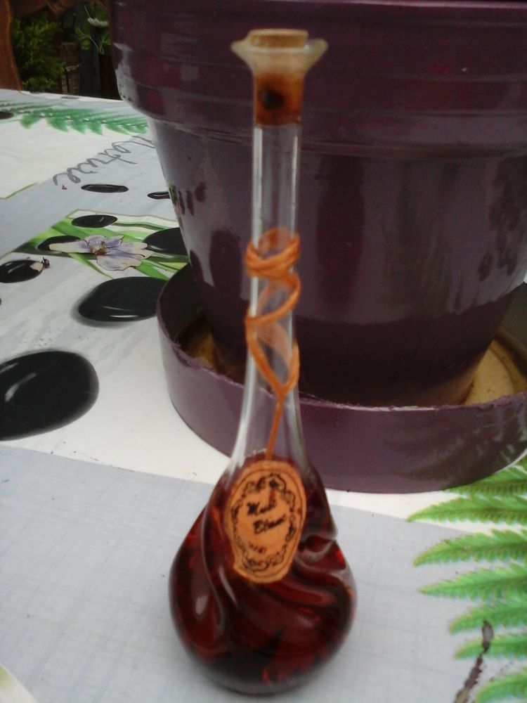 miniature parfum musc blanc ancienne 22 Woincourt (80)