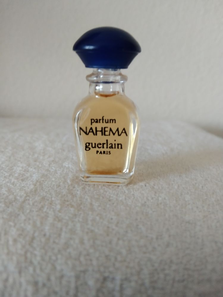 Miniature parfum Nahema 9 S�v�rac-d'Aveyron (12)