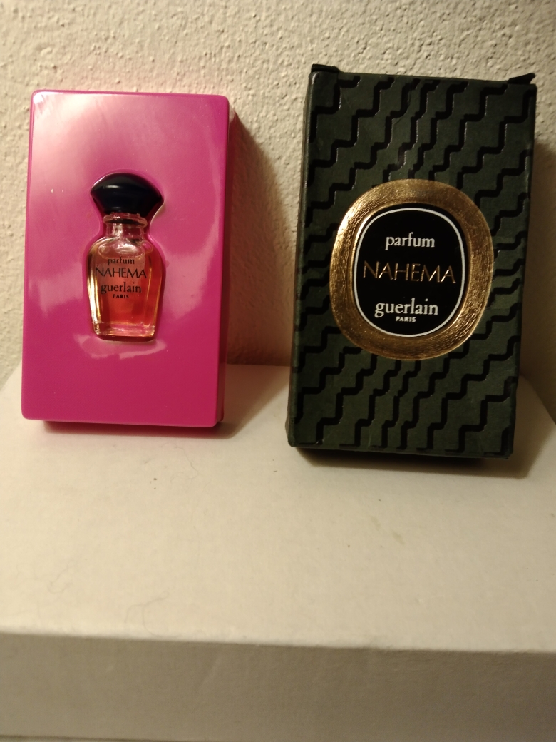 Miniature parfum Nahema 1ml 15 S�v�rac-d'Aveyron (12)