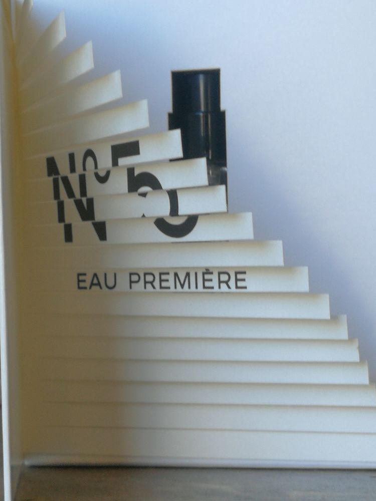 Miniature de parfum Eau Premi�re de Chanel 3�me version 12 Digne-les-Bains (04)