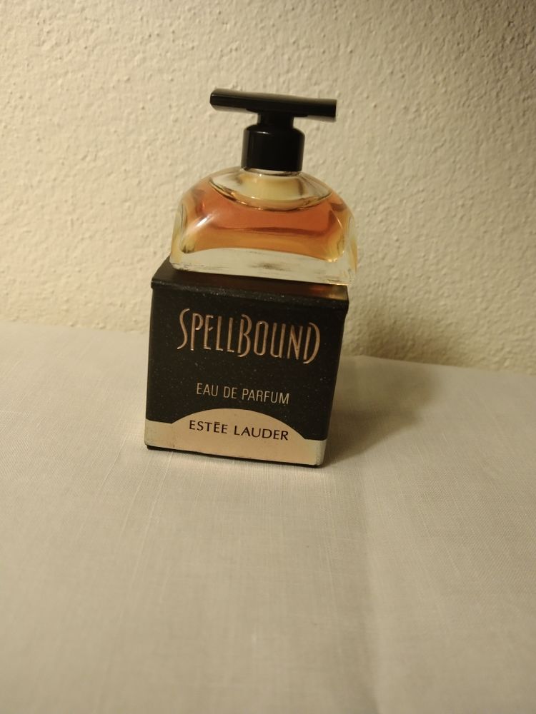 Miniature parfum SpellBounD 7 S�v�rac-d'Aveyron (12)