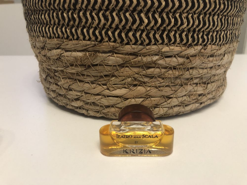 Miniature de parfum Teatro alla Scala Krizia 3 Charbonni�res-les-Bains (69)