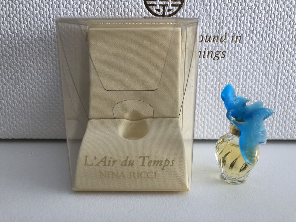 Miniature de parfum L?air du temps colombes bleues 16 Charbonni�res-les-Bains (69)
