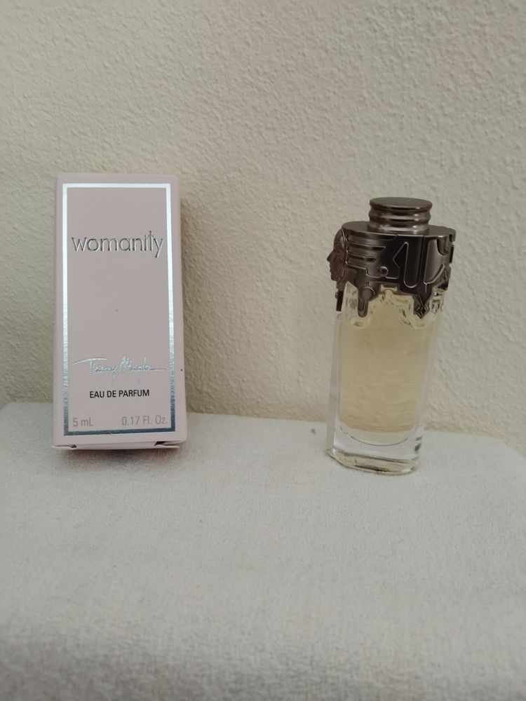 Miniature parfum Womanity 16 S�v�rac-d'Aveyron (12)