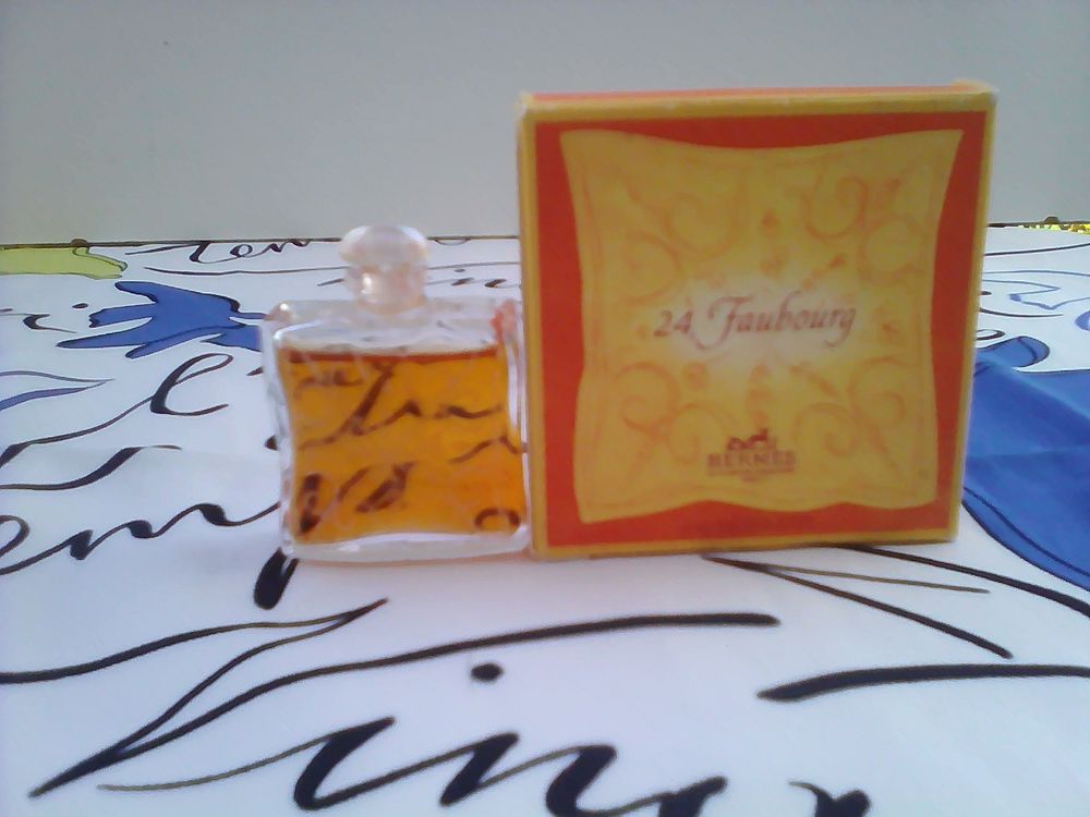 MINIATURE DE PARFUM 5 Trouy (18)