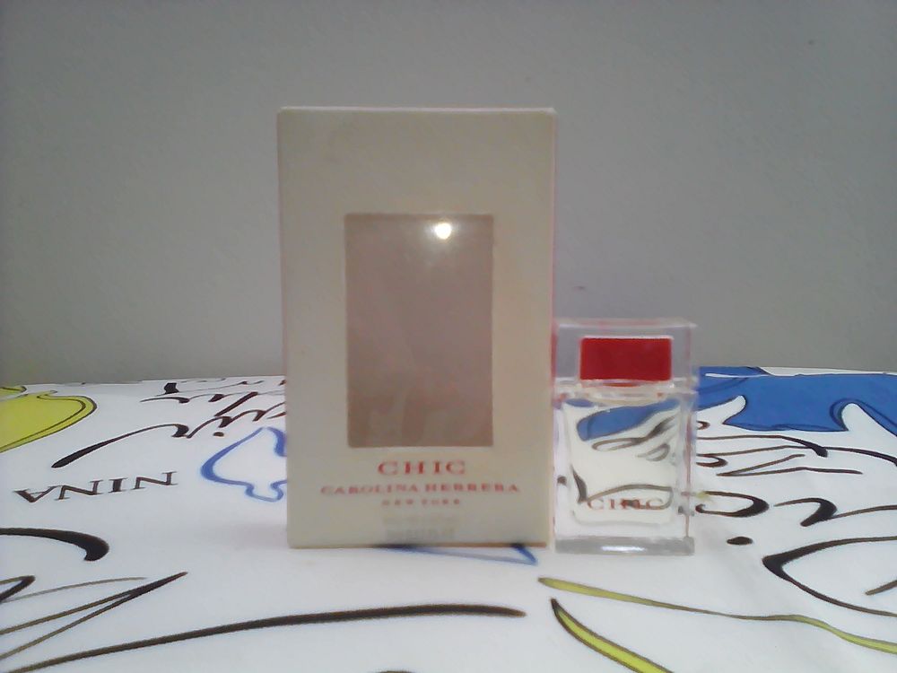 MINIATURE DE PARFUM 5 Trouy (18)