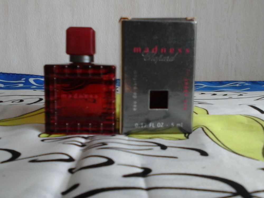 MINIATURE DE PARFUM 4 Trouy (18)