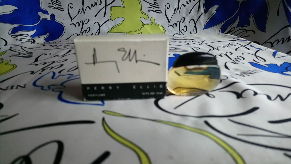 MINIATURE DE PARFUM 5 Trouy (18)