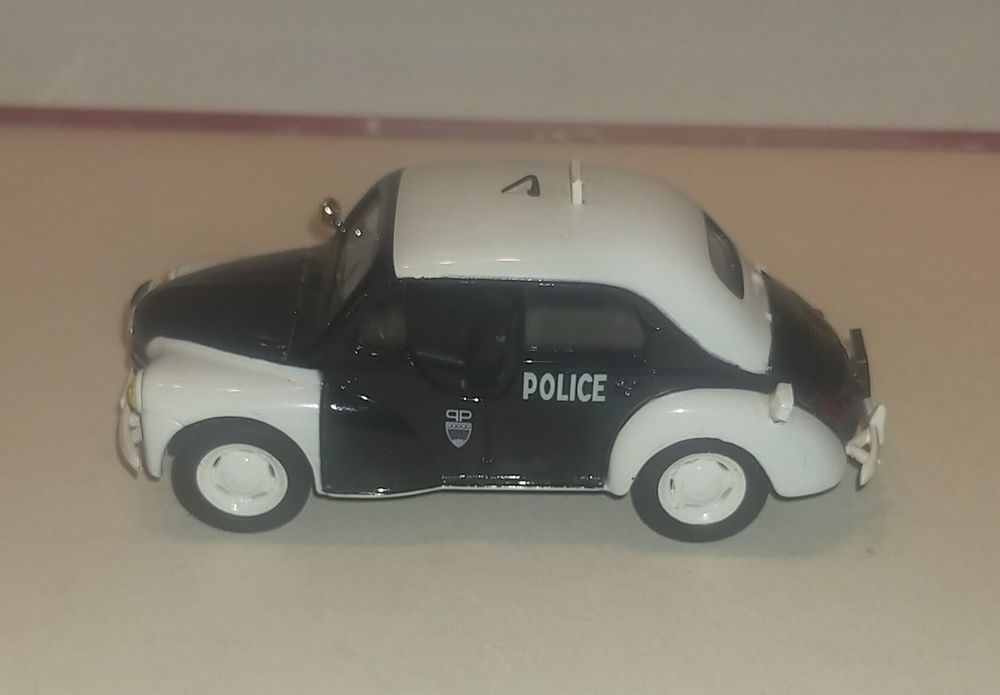 miniature Renault 4cv Pie NOREV au 1/43e
6 Mirecourt (88)