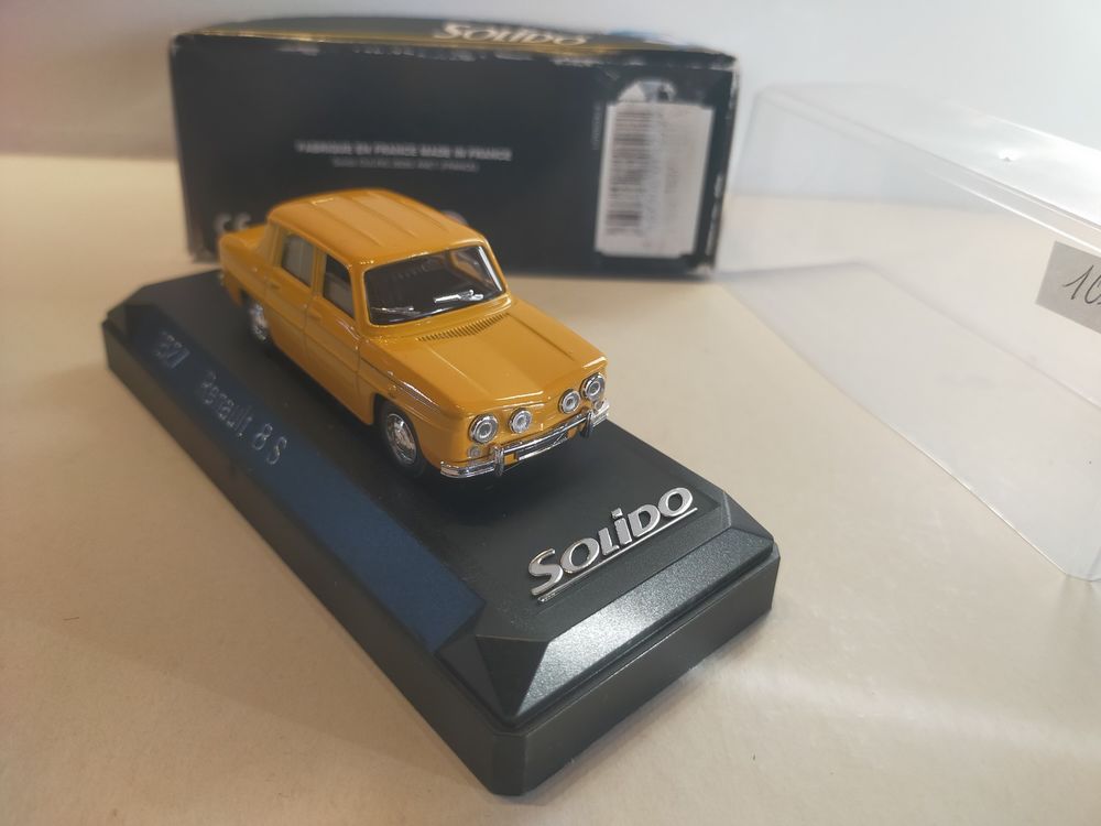 miniature Renault 8S SOLIDO au 1/43e
10 Mirecourt (88)