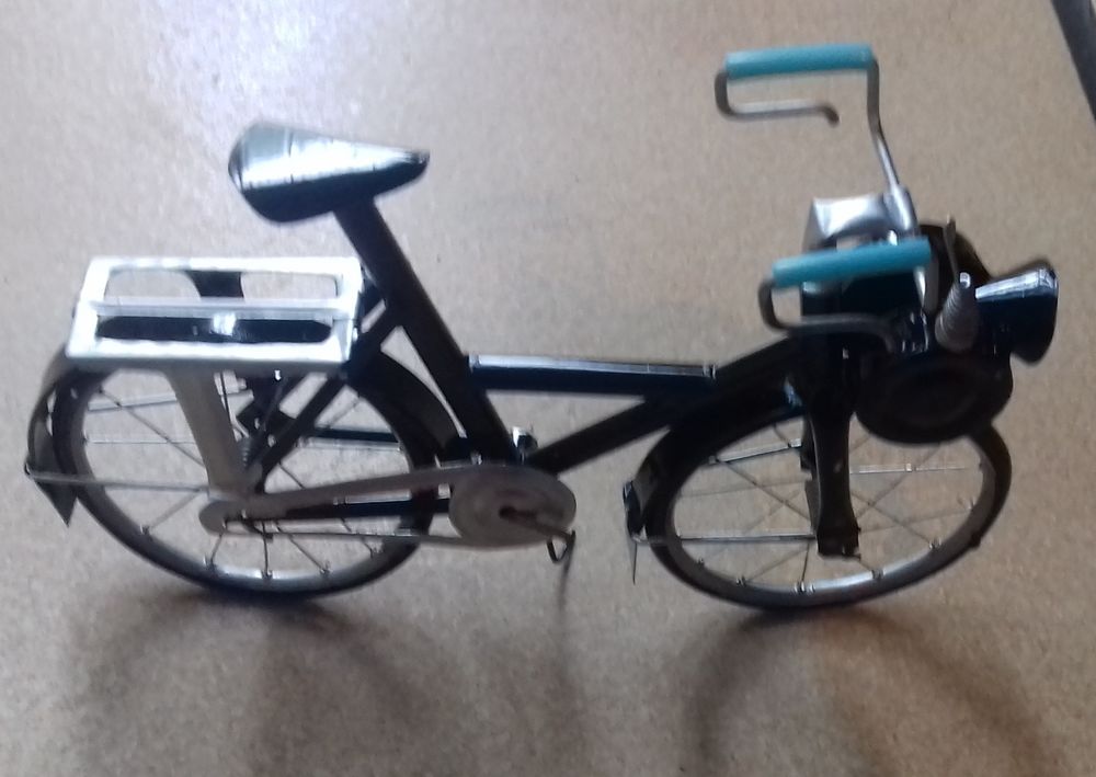 MINIATURE SOLEX ARTISANAT de MADAGASCAR 15 Boucau (64)