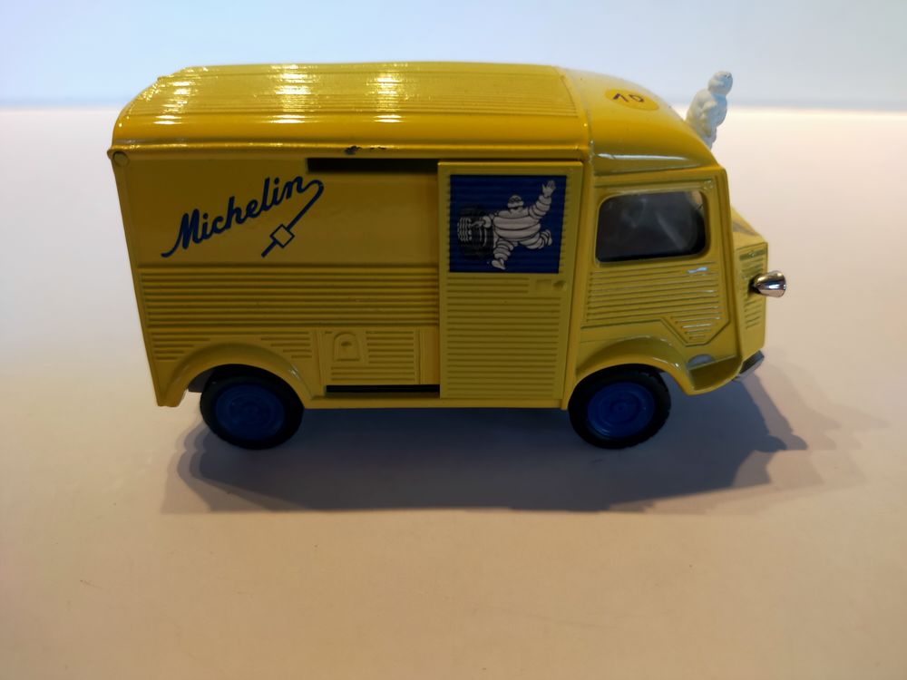 miniature Tube H Citro�n Michelin au 1/43e
10 Mirecourt (88)