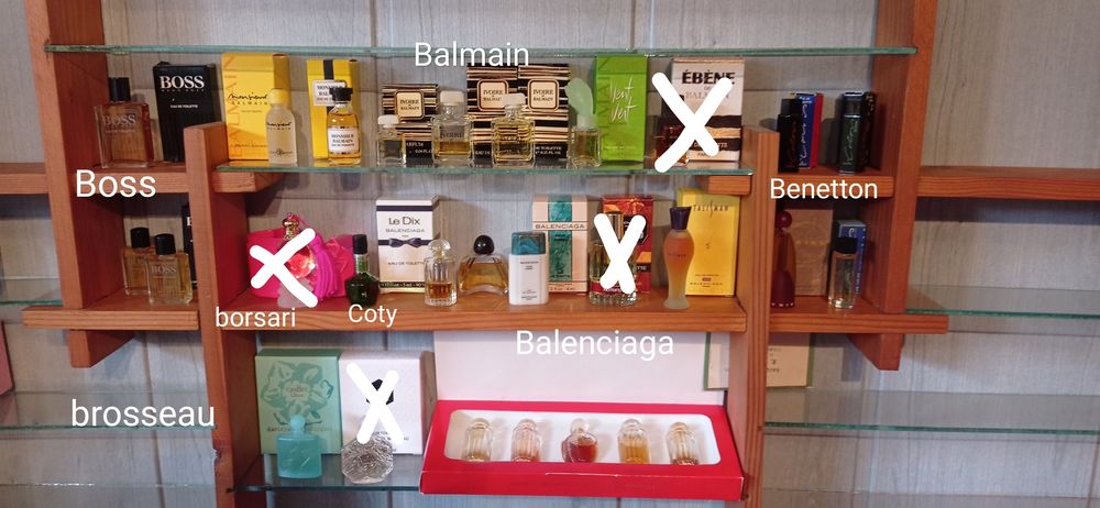 Lot n� 3 miniatures de parfum de collection 2 Porcelette (57)