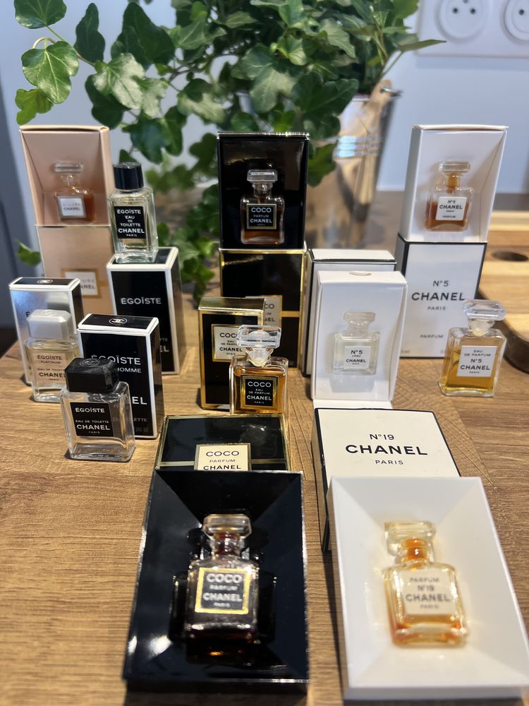 Lot de 12 miniatures de parfum de collection CHANEL 300 Paris 18 (75)