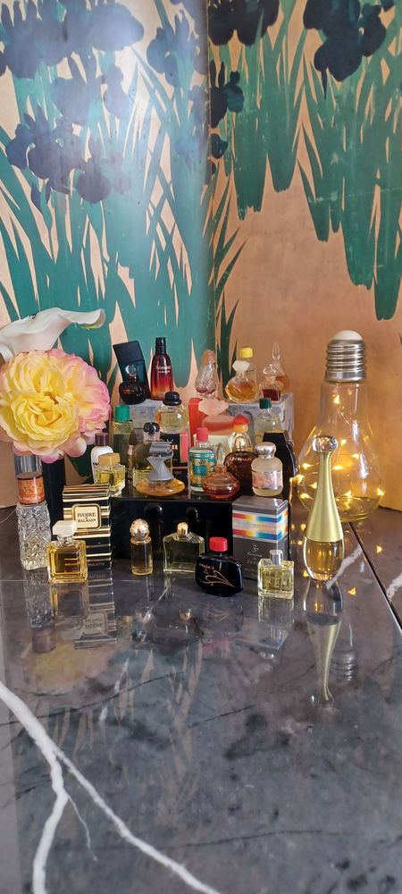 Miniatures de parfum diverses 3 Ouistreham (14)