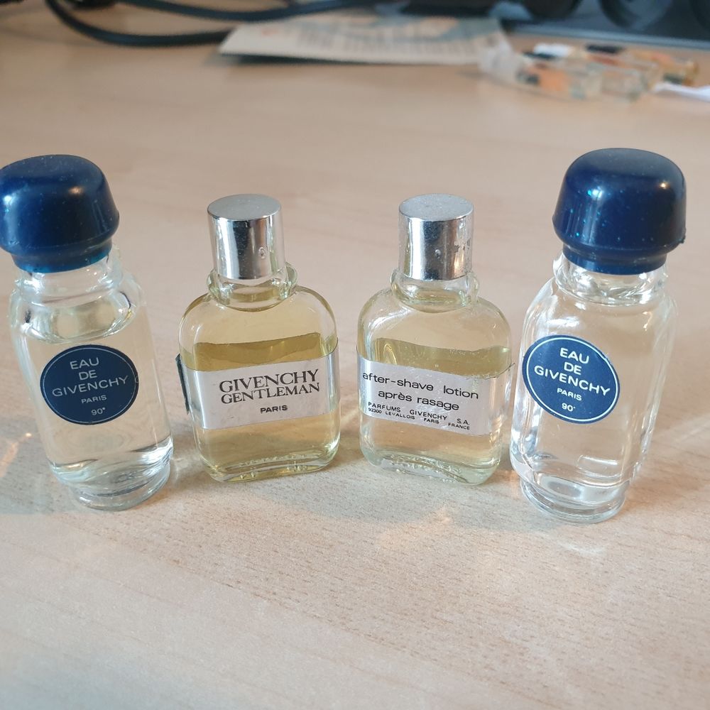 4 miniatures de parfum Givenchy 5 Lagny-sur-Marne (77)