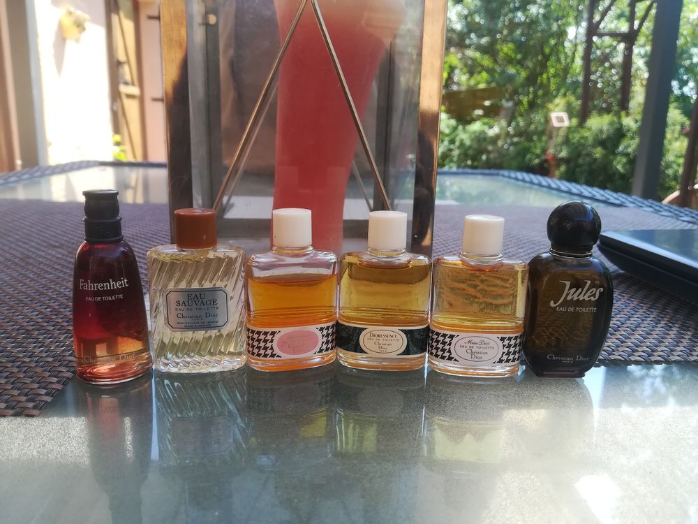 Lot de miniatures de parfum, sans boites. 60 Montceau-les-Mines (71)