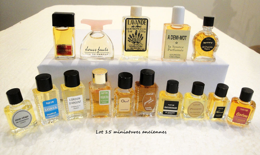 Lot 15 miniatures de parfum très anciennes étiquettes papier 19 Cagnes-sur-Mer (06)