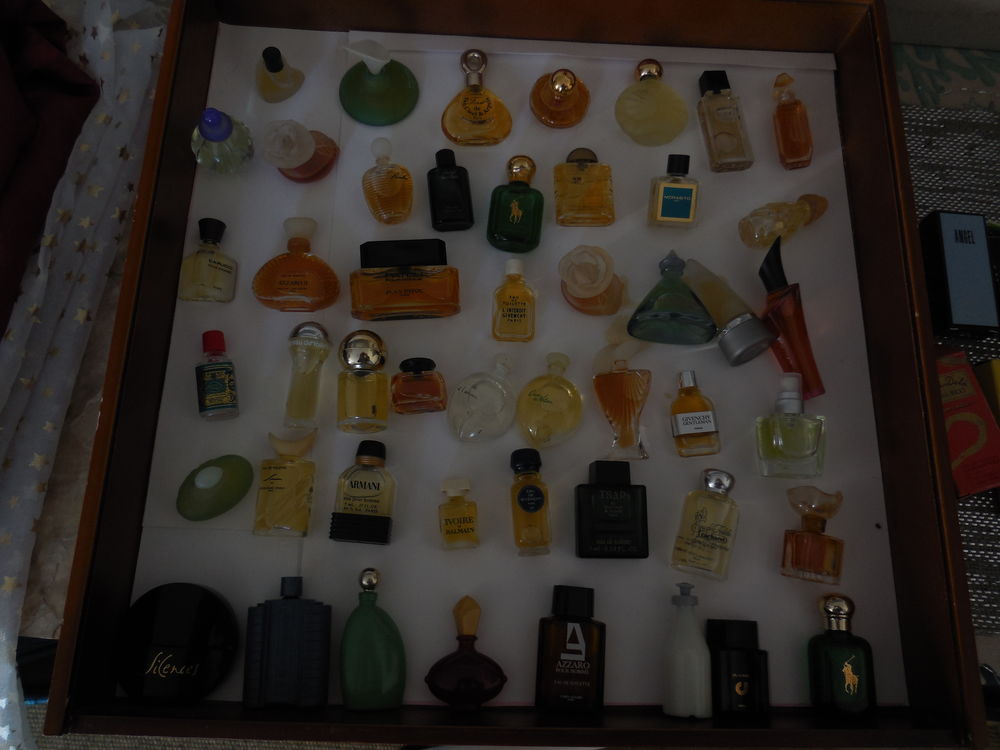 miniatures de parfum 
1 Hy�res (83)