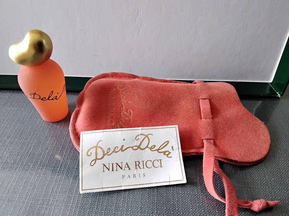 Miniatures de parfum. 5 Saint-L�onard (62)