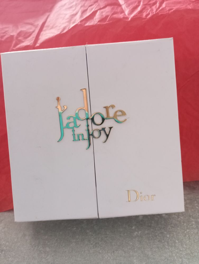 Miniatures de parfum 24 Attignat (01)