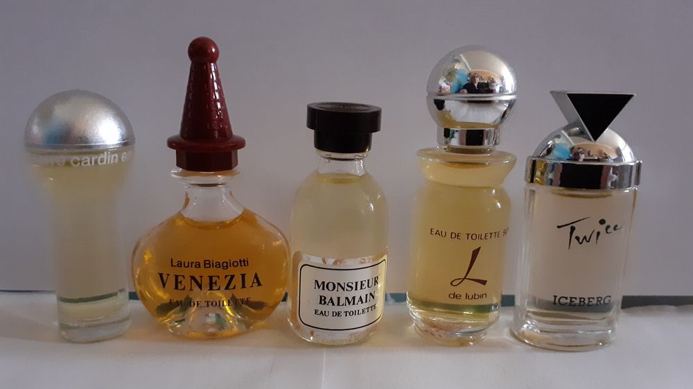 Miniatures de parfums pleines sans bo�tes. 2 Paris 18 (75)