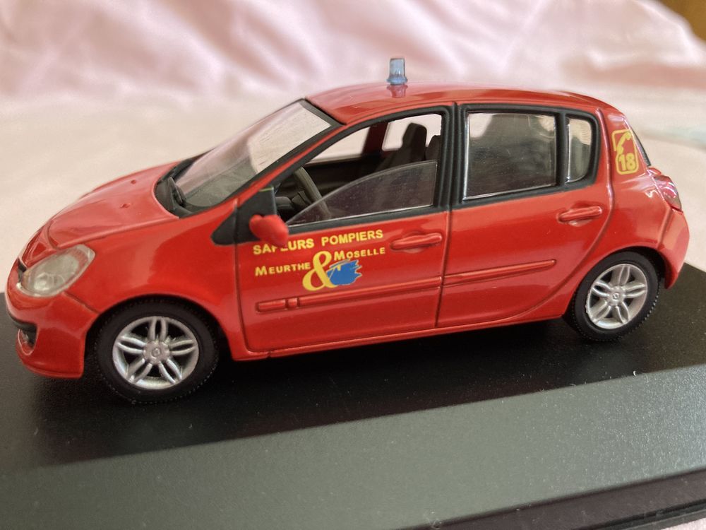 Miniatures Renault au 1/43�me (Norev, UH) 11 Balsi�ges (48)