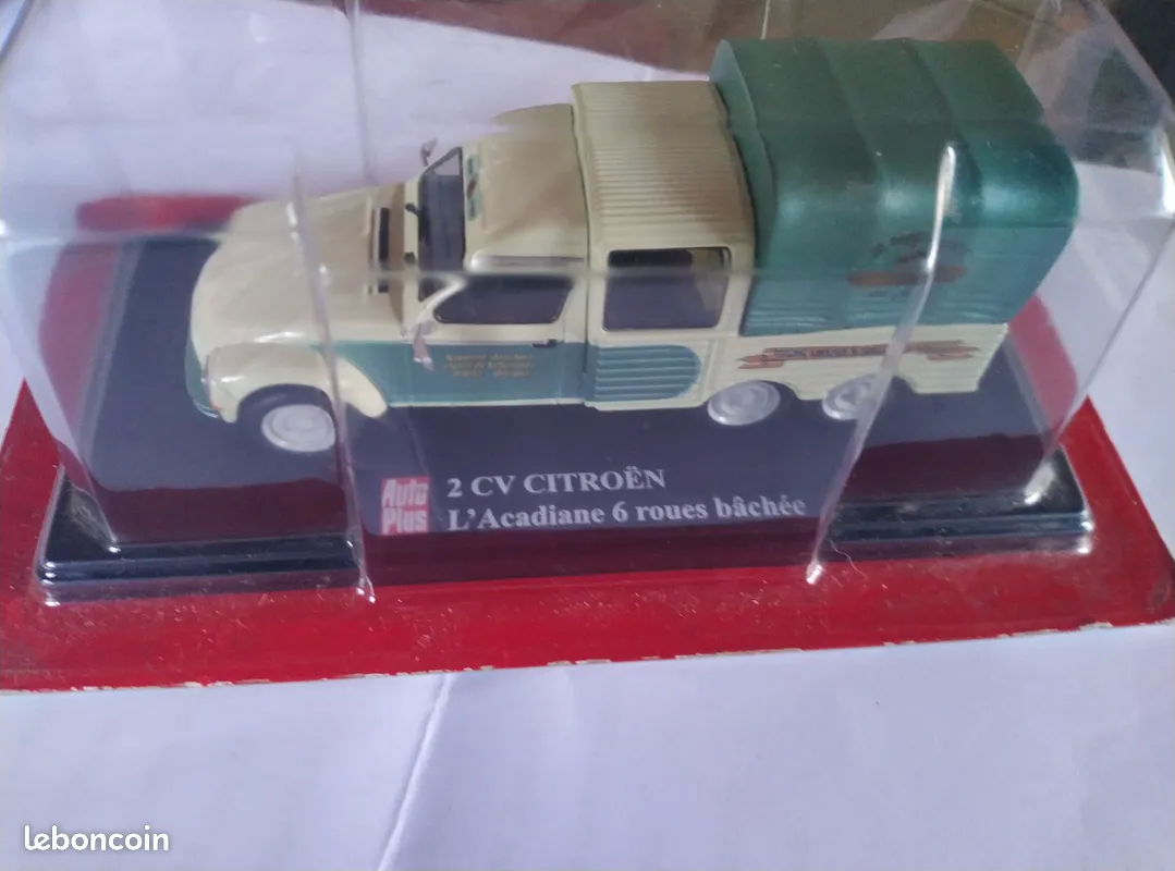 MINIATURES VOITURES 2CV TAILLE 1/43
12 Valleiry (74)