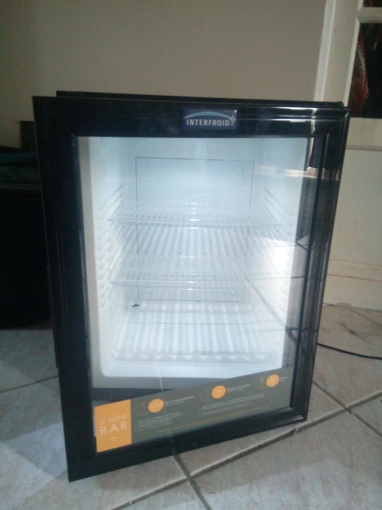 minibar �clair� marque Interfroid 150 Nantes (44)