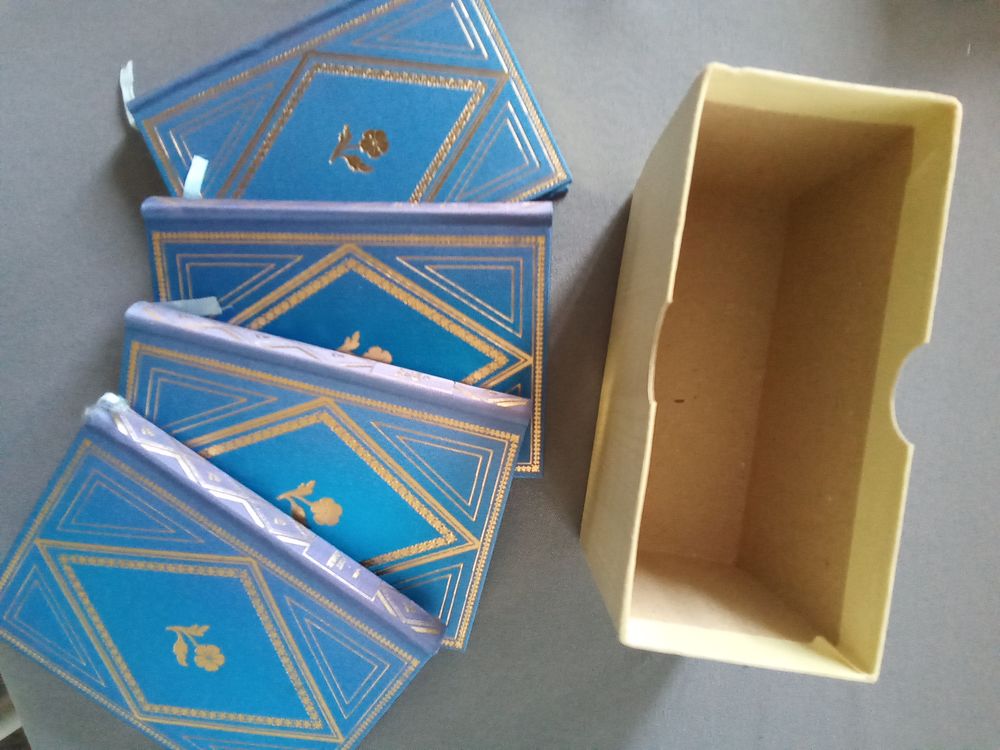 Minis livres sur l'amour 15 Toulon (83)