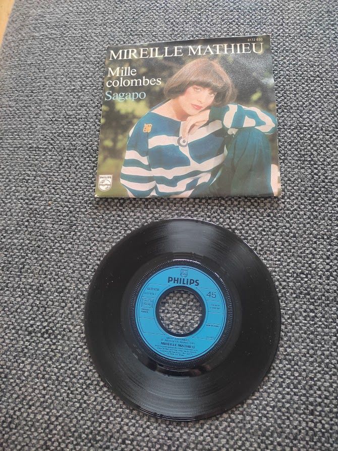 M (128) - Mireille Mathieu ? Mille colombes 2 Paris 13 (75)