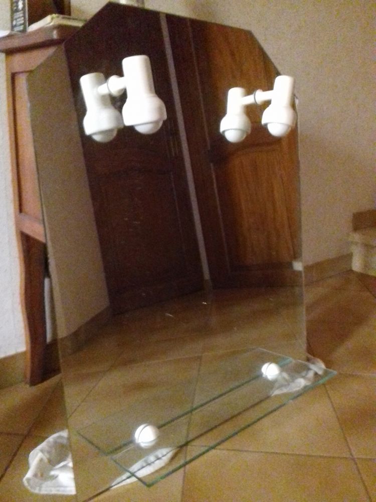 miroir avec �clairage et tablette basse 20 Arles (13)