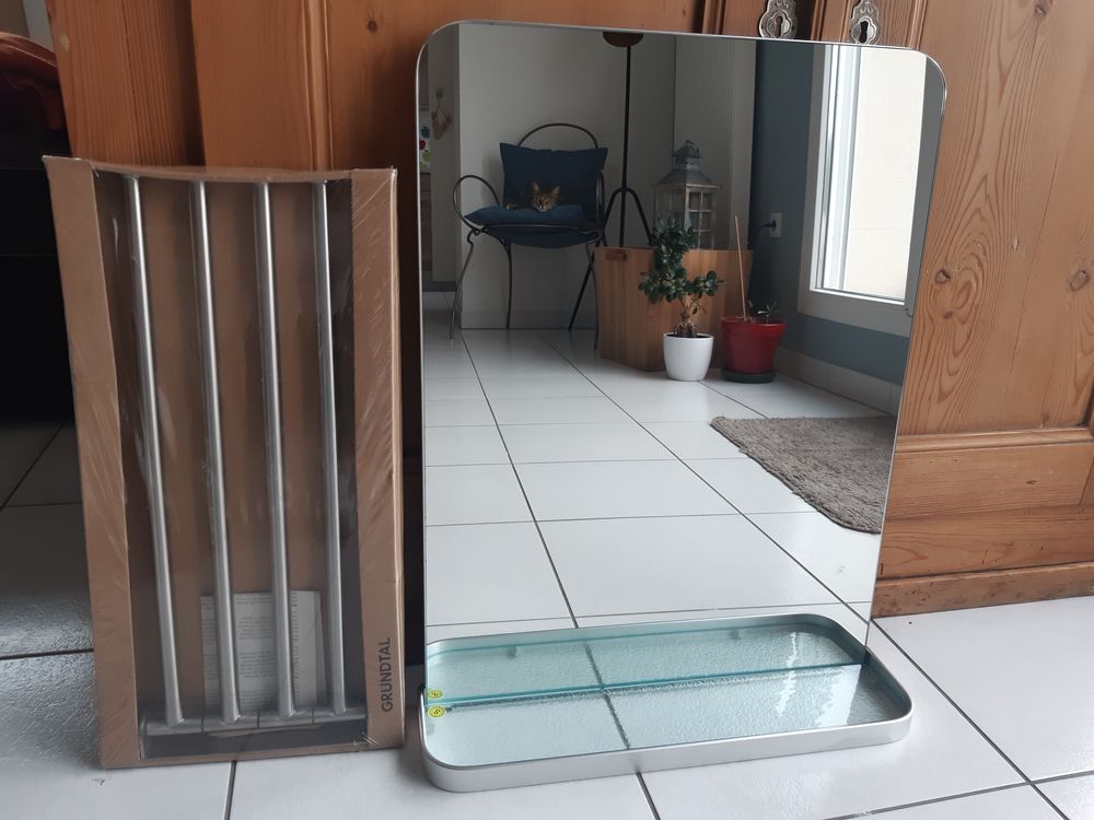 Miroir avec tablette et porte serviettes NEUFS 15 Wittelsheim (68)