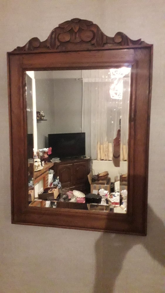 Miroir biseauté cadre bois sculpté. 28 Flers-en-Escrebieux (59)
