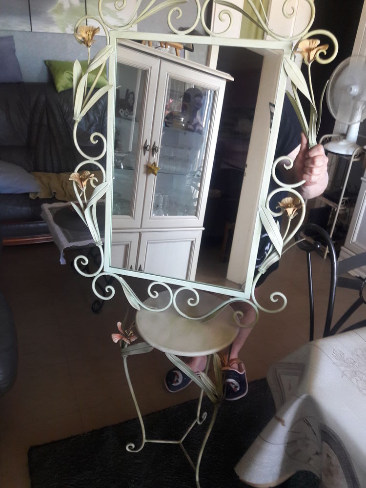 Miroir et console d�cor feuilles et fleurs en fer forg� 50 Vitry-sur-Seine (94)